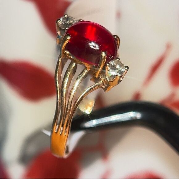 14k Cabuchon Ruby & Diamonds Ring - Picture 4 of 15